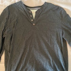 Mens L Long sleeved Henley shirts
